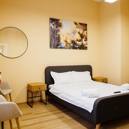 Studio In Old Town'S 1752 Hotel ティミショアラ エクステリア 写真