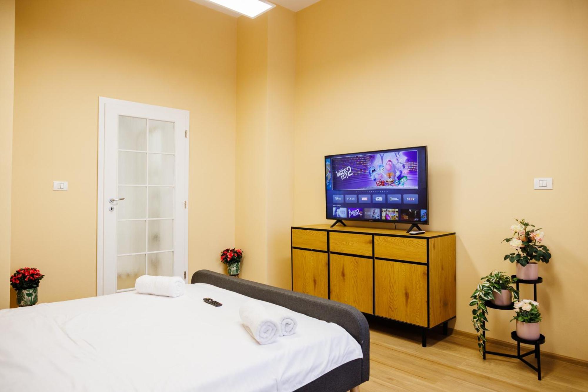 Studio In Old Town'S 1752 Hotel ティミショアラ エクステリア 写真